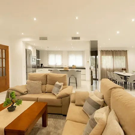 Goletmalaga Eagles Nest Vila *
